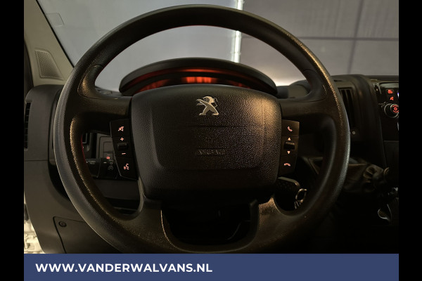 Peugeot Boxer 2.2BlueHDi 140pk **BPM VRIJ voor de Ondernemer** L2H2 Euro6 Airco | Camera | Navigatie | 2500kg Trekhaak Cruisecontrol, Parkeersensoren, Bijrijdersbank