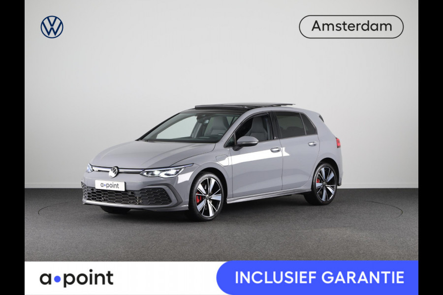 Volkswagen Golf 1.4 eHybrid GTE 245 pk Automaat (DSG) | Navigatie | Panoramadak | Parkeersensoren (Park assist) | Achteruitrijcamera | Adaptieve cruise control | Stoelverwarming |