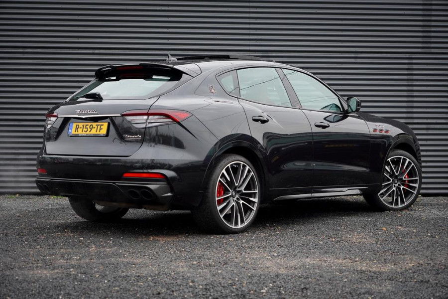 Maserati Levante 3.8 V8 Trofeo 580 PK / Bowers&Wilkins / 22'' / Luchtvering