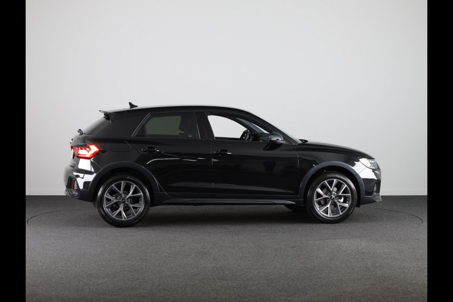 Audi A1 allstreet 30 TFSI Advanced edition achteruitrijcamera, keyless entry, verwarmbare voerstoelen, led koplampen