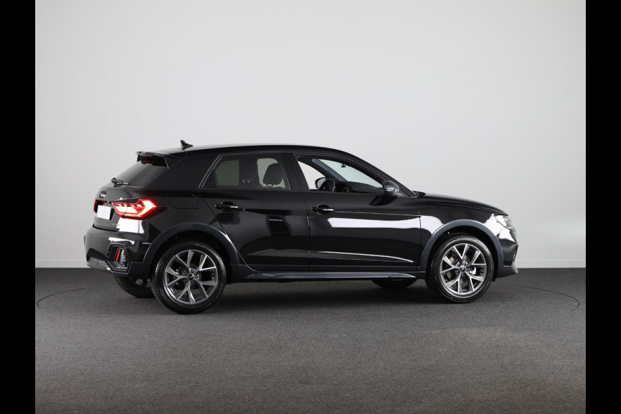 Audi A1 allstreet 30 TFSI Advanced edition achteruitrijcamera, keyless entry, verwarmbare voerstoelen, led koplampen