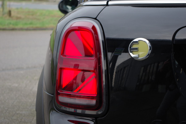 MINI Countryman 2.0 Cooper S E 225 PK ALL4 John Cooper Works, Panoramadak, LED, 19" LM, Keyless, Camera, Cruise Control, Head-Up Display