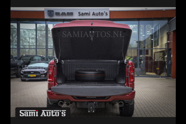 Dodge Ram 2025 LARAMIE SPORT HURRICANE 420PK 636 Nm | PRIJS MET LPG EN COVER EN GARANTIE | DUBBELE CABINE | PICK UP | 5 PERSOONS | DC | GRIJSKENTEKEN | Velvet Red Pearl VOORAAD 2218 - 3854