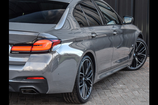 BMW 5 Serie 530i High EXECUTIVE EDITION | SCHUIF -/- KANTEL DAK | NL-AUTO | M-STOELEN | ELEKTR. TREKHAAK | LASER VERLICHTING | SHADOW LINE |