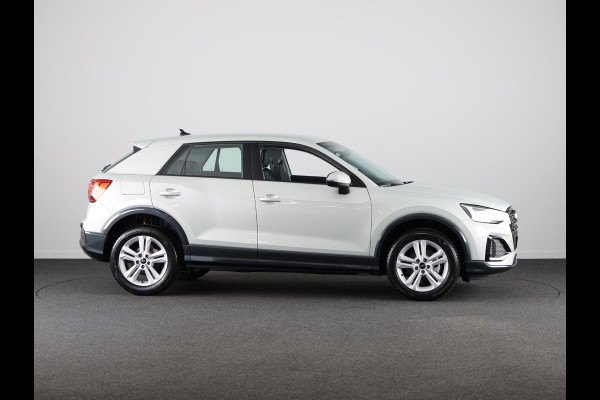 Audi Q2 35 TFSI Advanced edition adaptive cruise control, assistentiepakket parking, optiekpakket zwart