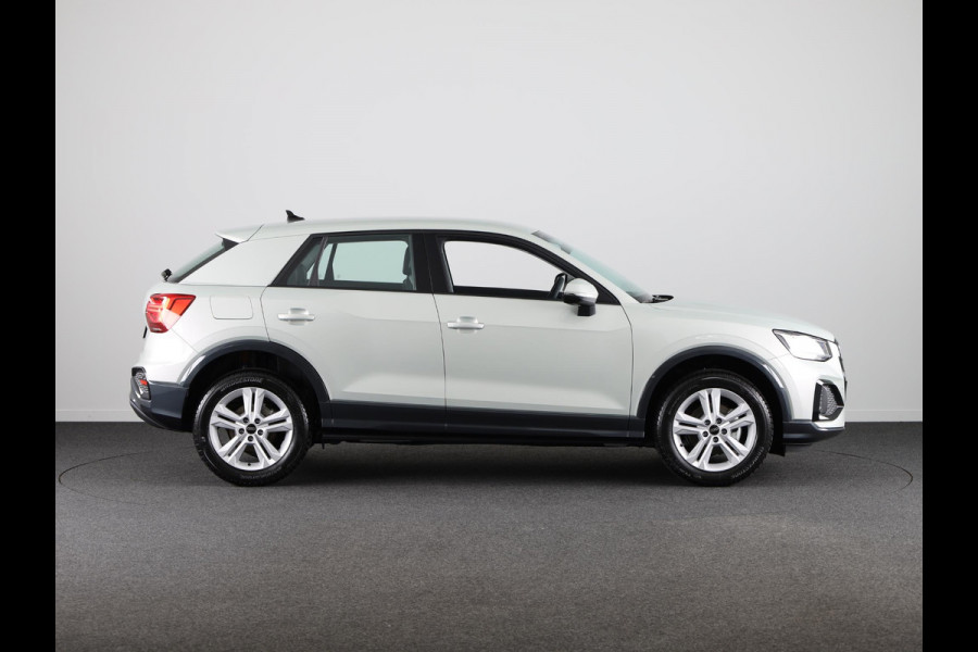 Audi Q2 35 TFSI Advanced edition adaptive cruise control, assistentiepakket parking, optiekpakket zwart