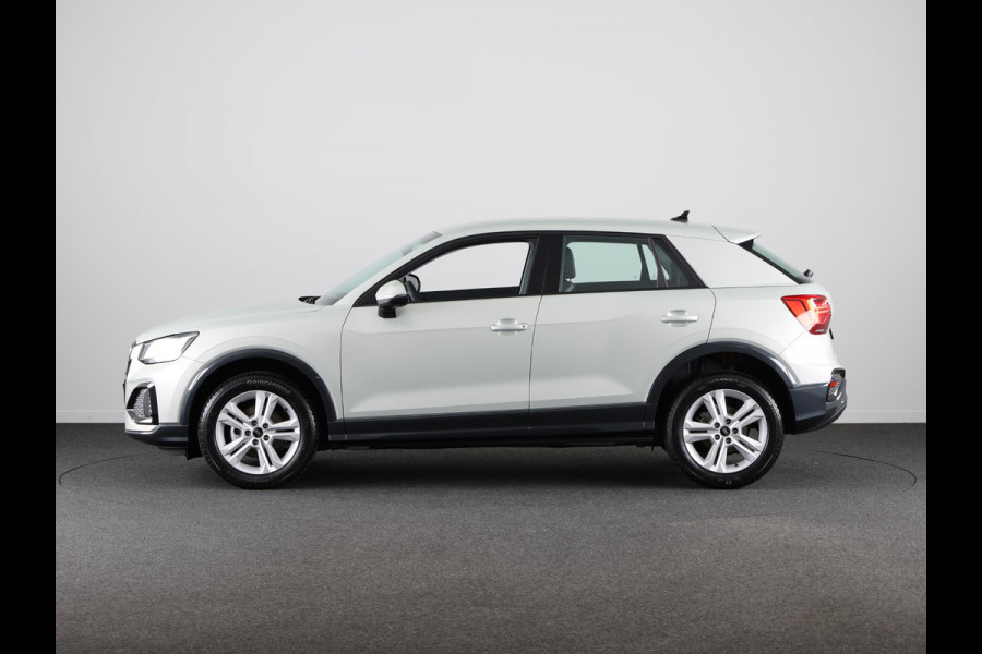 Audi Q2 35 TFSI Advanced edition adaptive cruise control, assistentiepakket parking, optiekpakket zwart