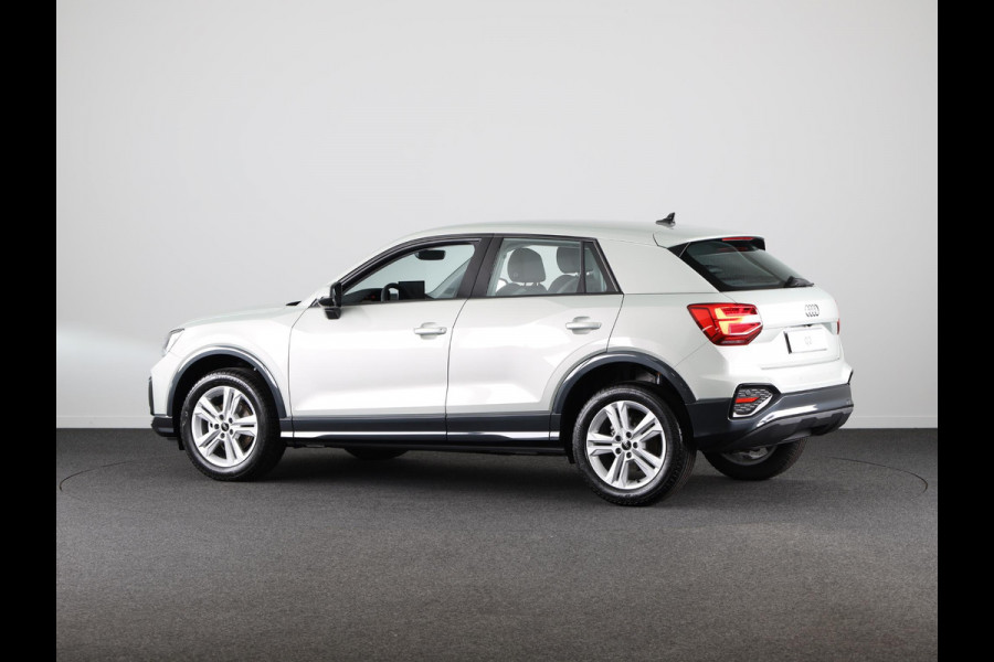 Audi Q2 35 TFSI Advanced edition adaptive cruise control, assistentiepakket parking, optiekpakket zwart