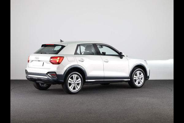 Audi Q2 35 TFSI Advanced edition adaptive cruise control, assistentiepakket parking, optiekpakket zwart