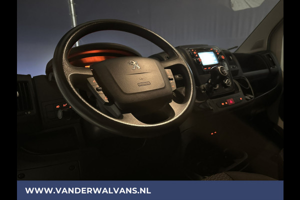 Peugeot Boxer 2.0 BlueHDI 131pk L2H2 Euro6 Airco | Camera | Navigatie | Parkeersensoren | LED Cruisecontrol, Bijrijdersbank