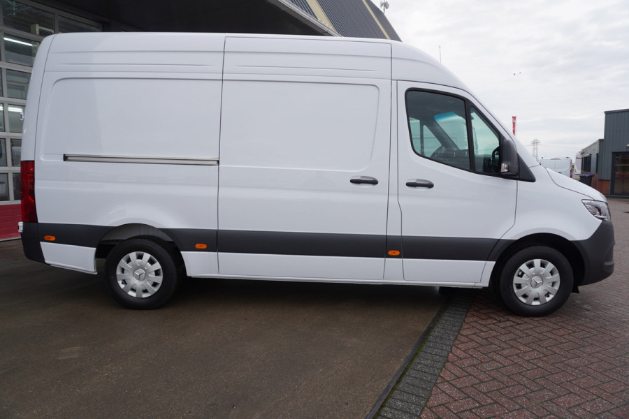 Mercedes-Benz Sprinter 317 CDI 170PK L2H2 Pro automaat Schuifdeur links en Rechts Trekhaak 3.500KG | Climate | adap.Cruise | Apple/Android | Blis | Camera