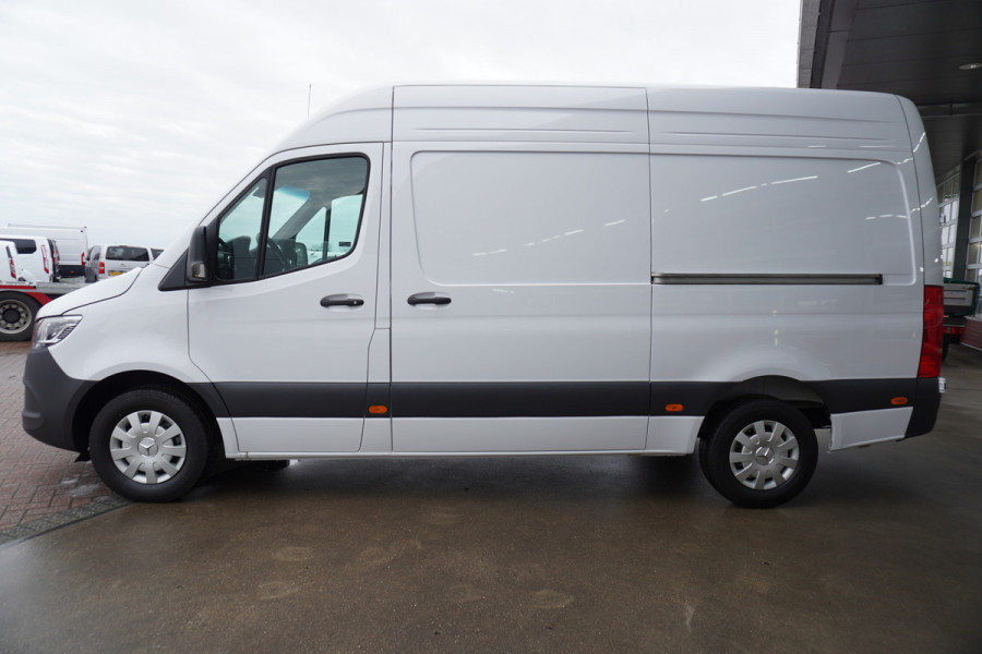 Mercedes-Benz Sprinter 317 CDI 170PK L2H2 Pro automaat Schuifdeur links en Rechts Trekhaak 3.500KG | Climate | adap.Cruise | Apple/Android | Blis | Camera