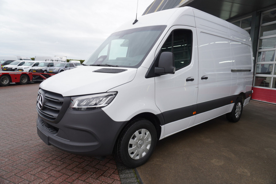 Mercedes-Benz Sprinter 317 CDI 170PK L2H2 Pro automaat Schuifdeur links en Rechts Trekhaak 3.500KG | Climate | adap.Cruise | Apple/Android | Blis | Camera