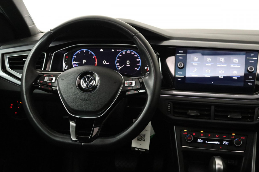 Volkswagen Polo 1.0 TSI Highline R-line (PANORAMADAK, NAVIGATIE CARPLAY, CLIMA, PARKEERSENSOREN, 1e EIGENAAR, GOED ONDERHOUDEN)