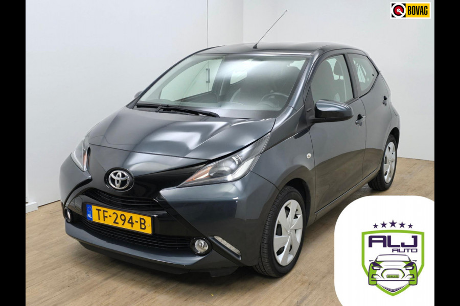 Toyota Aygo Occasion x-play met parkeercamera en navigatie | Tweedehands Toyota Aygo in antracietgrijs | Dealeronderhouden | Bovag