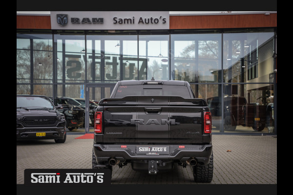 Dodge Ram PREMIUM NIGHT EDITION | MAY 2025 BOM VOL + 14.4 INCH SCHERM | LUCHTVERING | HUD | HURRICANE 420PK 636 Nm | PRIJS MET LPG EN COVE DUBBELE CABINE | PICK UP | 5 PERSOONS | DC | GRIJSKENTEKEN | VOORRAAD NR 2232 - 3424