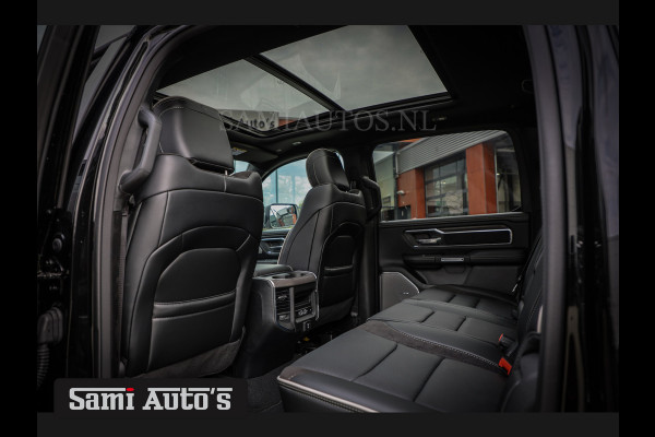 Dodge Ram 2025 LARAMIE NIGHT | 14,4 SCHERM + 10.2 INCH PASSENGER SCREEN | HURRICANE 420PK 636 Nm | PRIJS MET LPG EN COVER EN GARANTIE | DUBBELE CABINE | PICK UP | 5 PERSOONS | DC | GRIJSKENTEKEN | VOORAAD 2220 - 5039