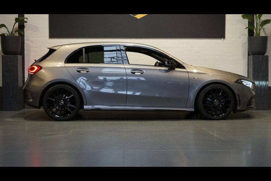 Mercedes-Benz A-Klasse 200 AMG Edition AMBIANCE-CLIMA-CAMERA-NAVI-NIGHT-MBUX-LED-19''-WINTER-Etc.