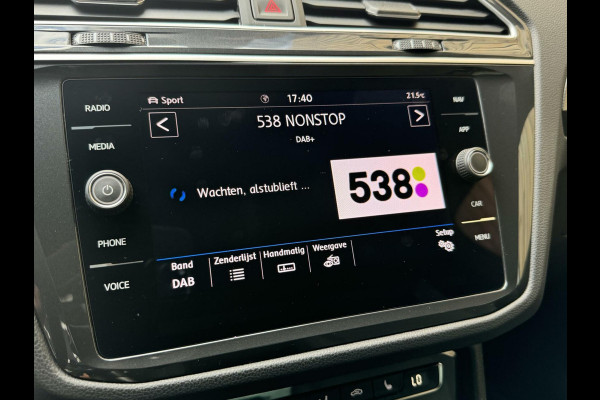 Volkswagen Tiguan 1.5 TSI ACT Highline Business R DSG | LED | Trekhaak | Stoelverwarming | Navigatiesysteem | Apple CarPlay | Parkeersensoren voor