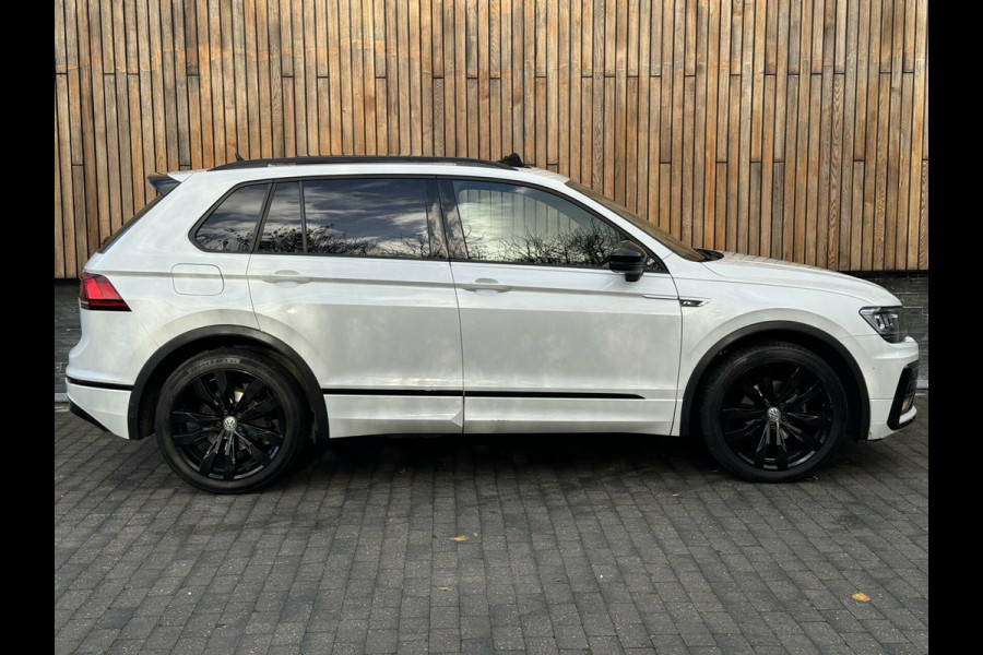 Volkswagen Tiguan 1.5 TSI R-line Automaat | Panorama | Leer | LED Verlichting | Actief Demping Systeem | Achteruitrijcamera | Black Style | 20 inc