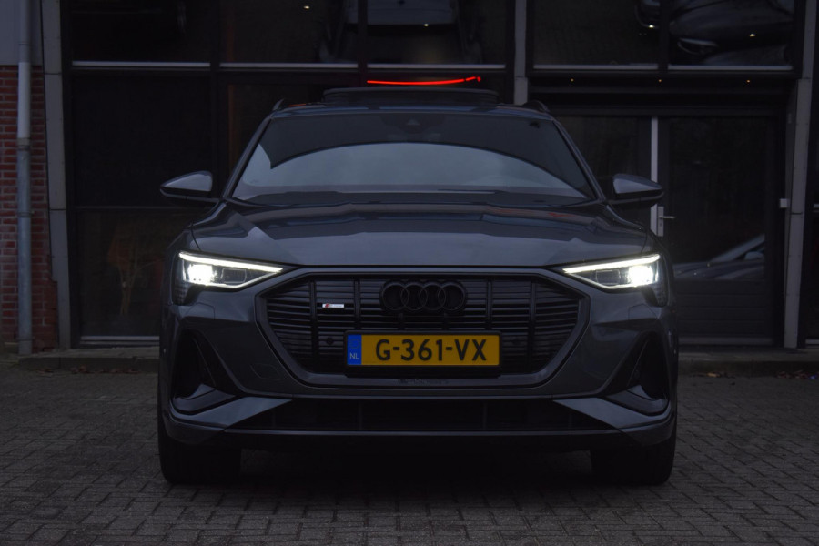 Audi e-tron e-tron 50 quattro Launch edition Black 71 kWh Pano Lane ACC Luchtvering