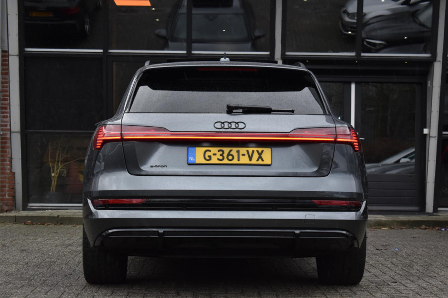 Audi e-tron e-tron 50 quattro Launch edition Black 71 kWh Pano Lane ACC Luchtvering