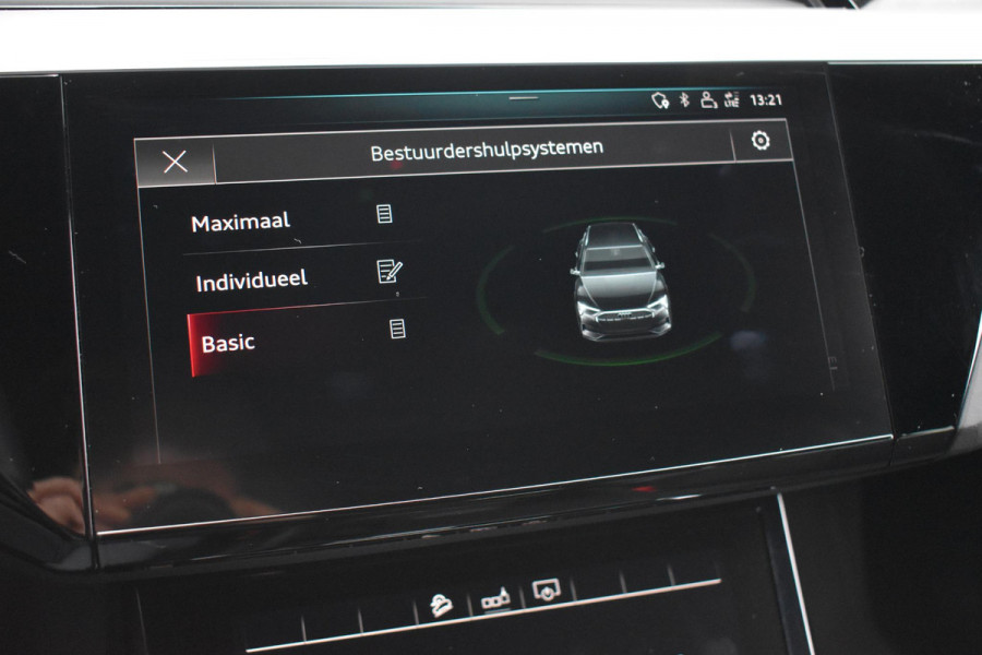 Audi e-tron e-tron 50 quattro Launch edition Black 71 kWh Pano Lane ACC Luchtvering