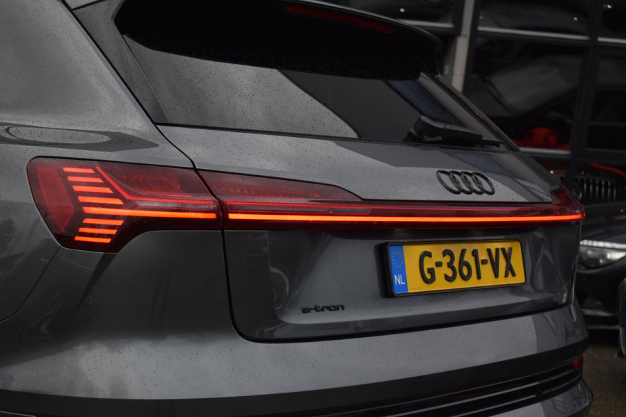 Audi e-tron e-tron 50 quattro Launch edition Black 71 kWh Pano Lane ACC Luchtvering