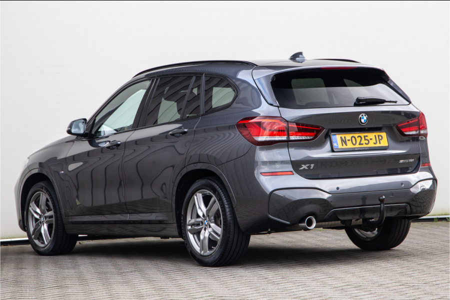 BMW X1 sDrive18i M-Sport, High Executive, Leder, Sportstoelen, 2021