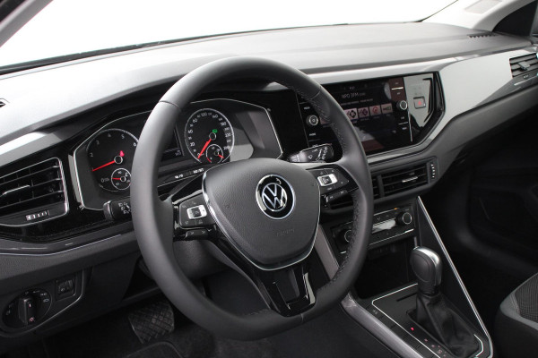 Volkswagen Polo 1.0 TSI DSG Highline | Navigatie | Apple Carplay / Android Auto | Climate Control | Cruise control | Lichtmetalen Velgen