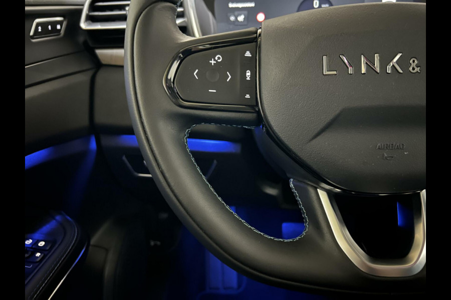 Lynk & Co 01 1.5 Plug-in Black Edition Sfeerver. Pano Trekh.