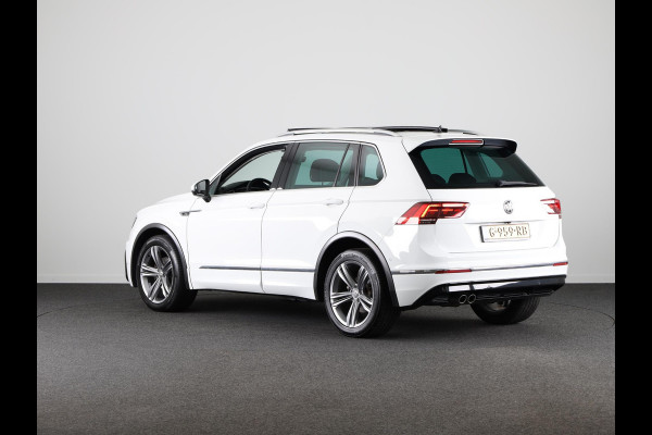 Volkswagen Tiguan 1.5 TSI ACT Highline R-line 150 pk Automaat (DSG) | Navigatie | Panoramadak | Parkeersensoren (Park assist) | Achteruitrijcamera | Adaptieve cruise control | Stoelverwarming |