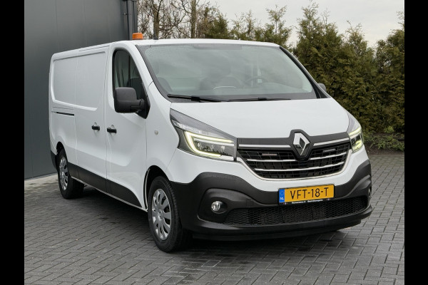 Renault Trafic 2.0 dCi 120 PK / L2H1 / 1e EIG. / TREKHAAK / AIRCO / CRUISE / LED / NAVI