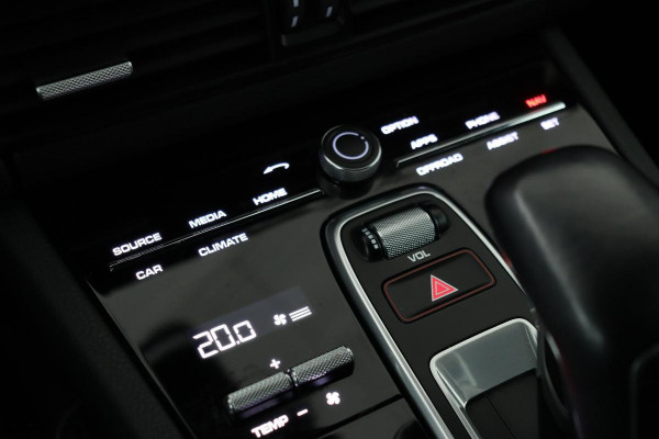 Porsche Cayenne Coupé 3.0 | Panoramadak | Adaptive cruise | Leder | Stoelverwarming | Camera | BOSE Sound | Full LED | Luchtvering | Carplay | Navigatie | Sport Chrono