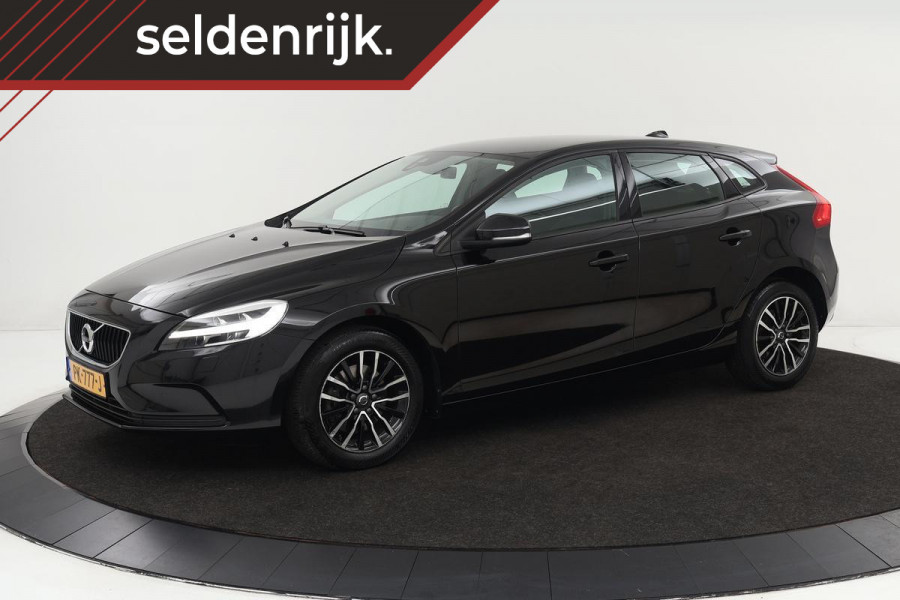 Volvo V40 2.0 T2 Nordic+ | Stoelverwarming | Full LED | Half leder | Navigatie | PDC | Standkachel | Bluetooth | Climate control | Verwarmde voorruit