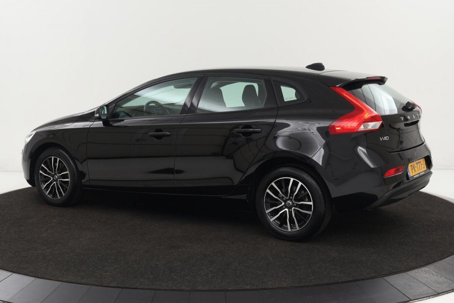 Volvo V40 2.0 T2 Nordic+ | Stoelverwarming | Full LED | Half leder | Navigatie | PDC | Standkachel | Bluetooth | Climate control | Verwarmde voorruit