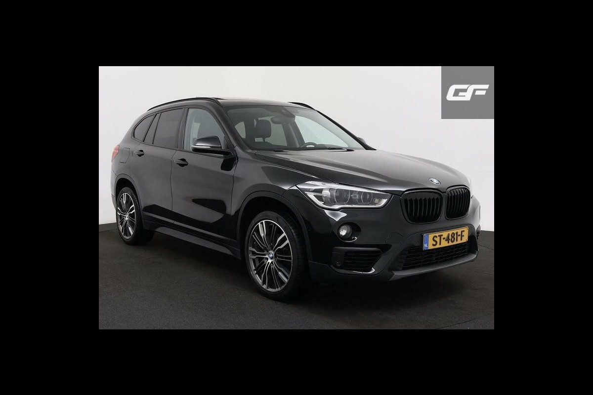 BMW X1 sDrive18i High Executive Pano Leer HUD Navi NAP