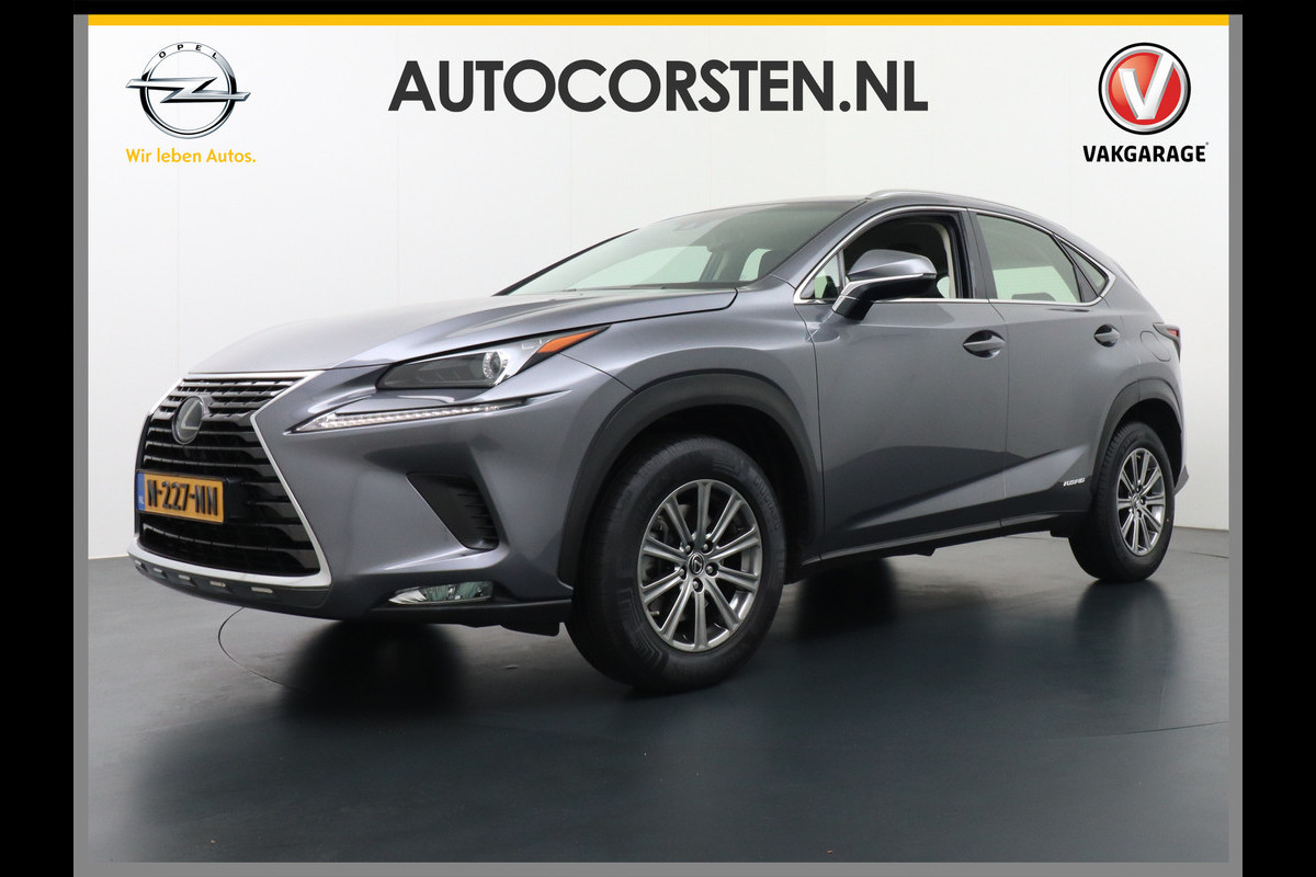 Lexus NX 300h AUT. Leder Camera Apple Android Carplay Navi Ecc PDC-a+v Cruise Control Smart-key-system DAB Stoelverwarming Adaptive bocht Keyless Dab Bots-Waarsch. Spoorassistent Stoelverwarming Grootlicht-assistent bLmv Led Lane-assist Draadloze-lader Pdc Led dagrij-/kn-licht Achteropkomend verkeer waarschuwing Zeer nette en complete Lexus