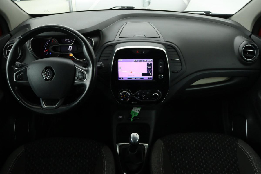 Renault Captur 0.9 TCe Intens | Trekhaak | Camera | Carplay | Park Assist | Climate control | Full LED | Keyless | Cruise control