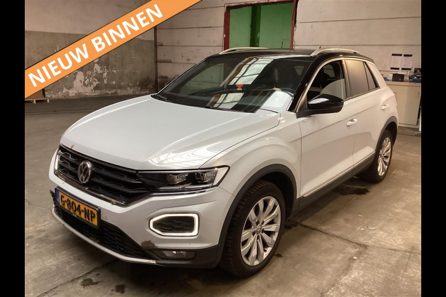 Volkswagen T-Roc 1.5 TSI R-LINE [VIRTUAL COCKPIT, PDC V+A, NAVIGATIE, ADAPTIVE CRUISE, CLIMATE, NIEUWSTAAT]