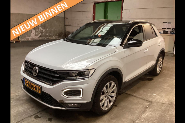 Volkswagen T-Roc 1.5 TSI R-LINE [VIRTUAL COCKPIT, PDC V+A, NAVIGATIE, ADAPTIVE CRUISE, CLIMATE, NIEUWSTAAT]