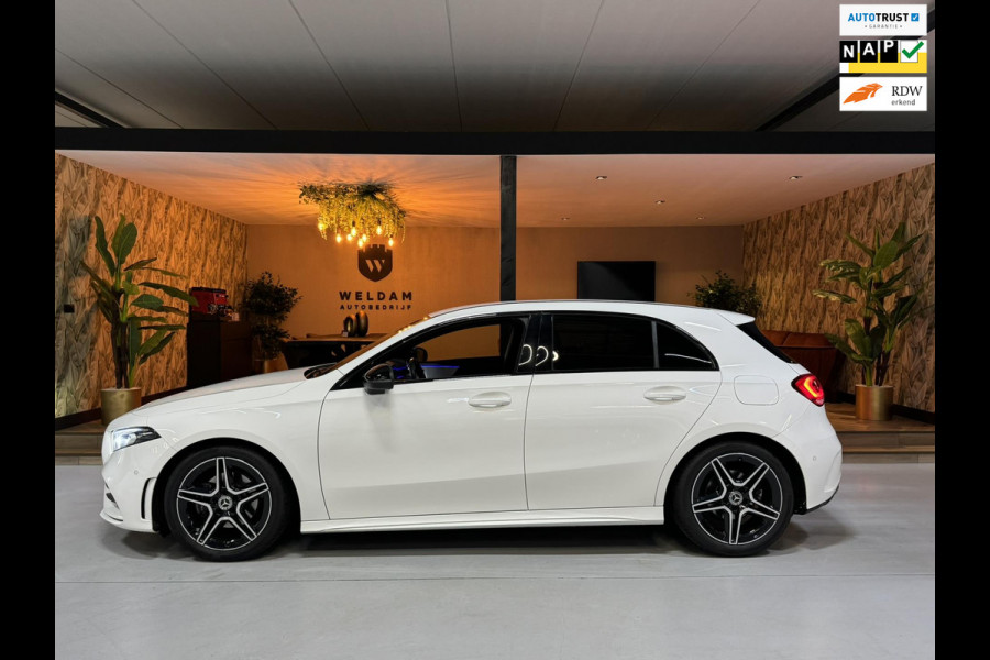 Mercedes-Benz A-Klasse 180 Business Solution AMG Garantie Night Pakket Xenon Ambient Light Leder Rijklaar