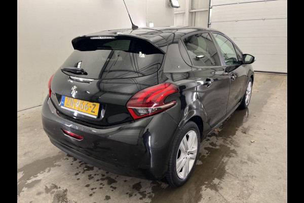 Peugeot 208 1.2 PureTech Signature [PDC ACHTER, NAVIGATIE, CRUISE, AIRCO, NIEUWSTAAT]