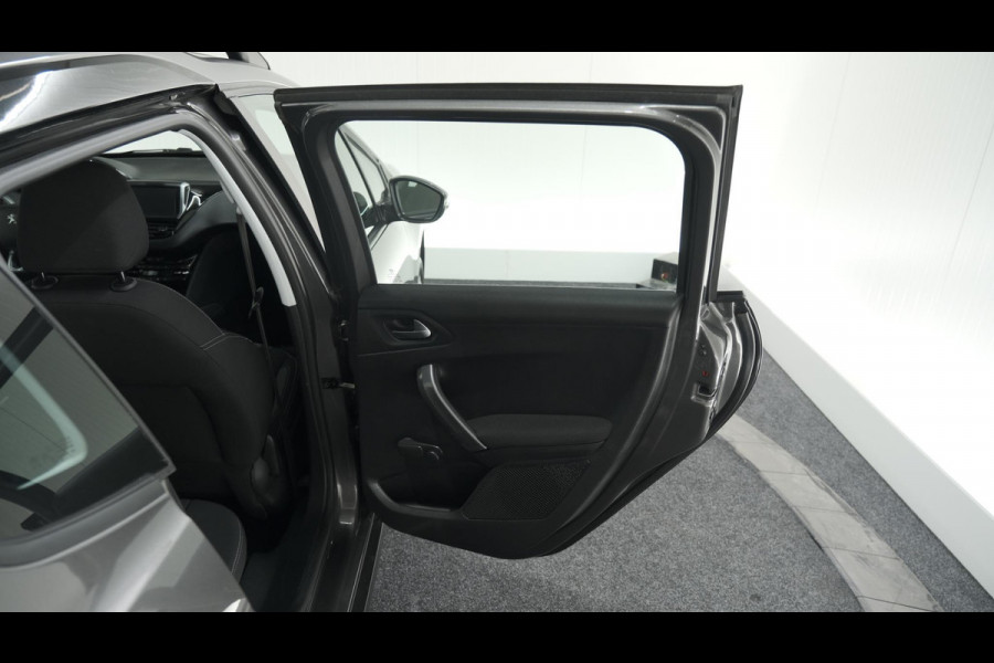 Peugeot 2008 PureTech 82 Signature | Camera | Apple Carplay | Parkeersensoren  | 30.000km