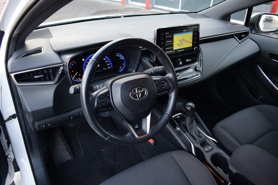 Toyota Corolla Touring Sports 1.8 Hybrid Dynamic | Stoelverwarming | Camera | Cruise | Navi