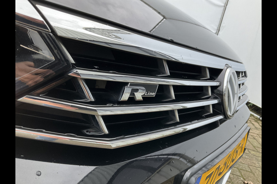 Volkswagen Passat Variant 1.5 TSI Highline R-Line Virtual Leer Dak 360Cam Trekhaak Business R