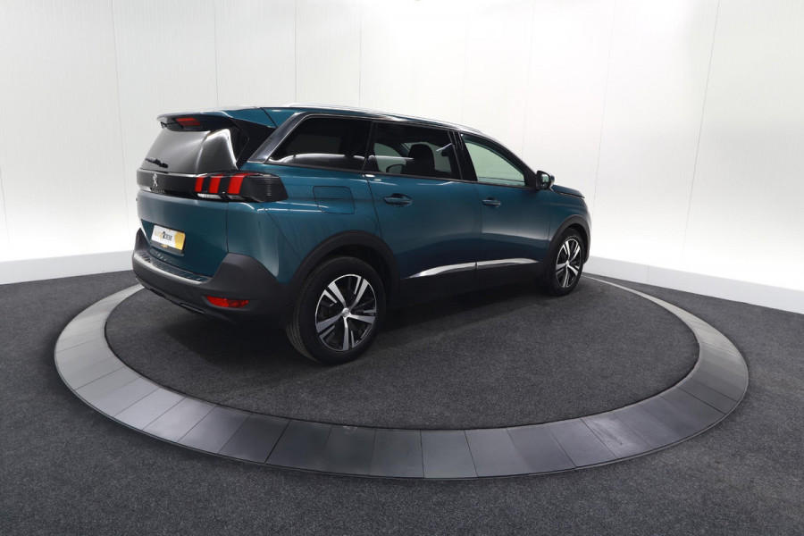 Peugeot 5008 PureTech 130 EAT8 Allure | Panoramadak | Camera | Navigatie | Apple Carplay