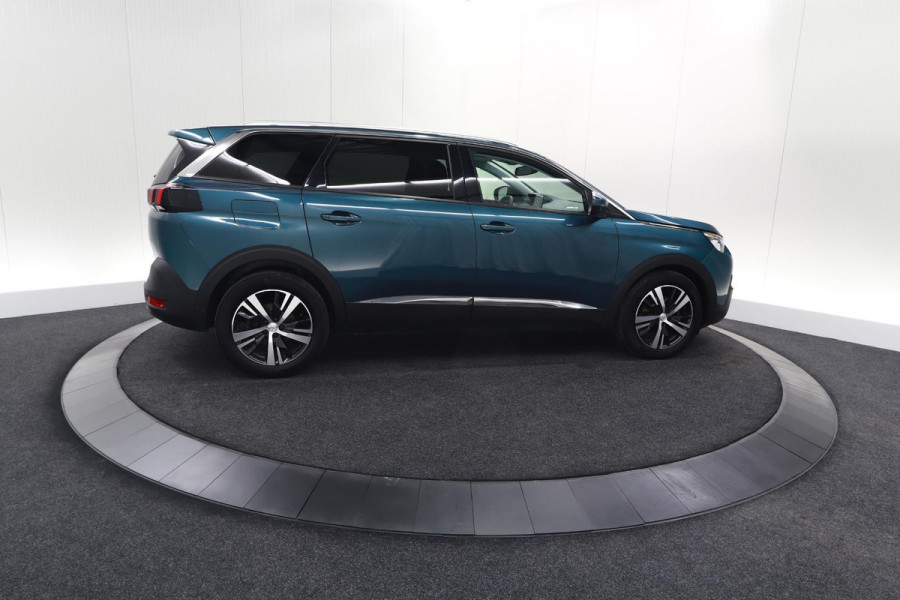 Peugeot 5008 PureTech 130 EAT8 Allure | Panoramadak | Camera | Navigatie | Apple Carplay