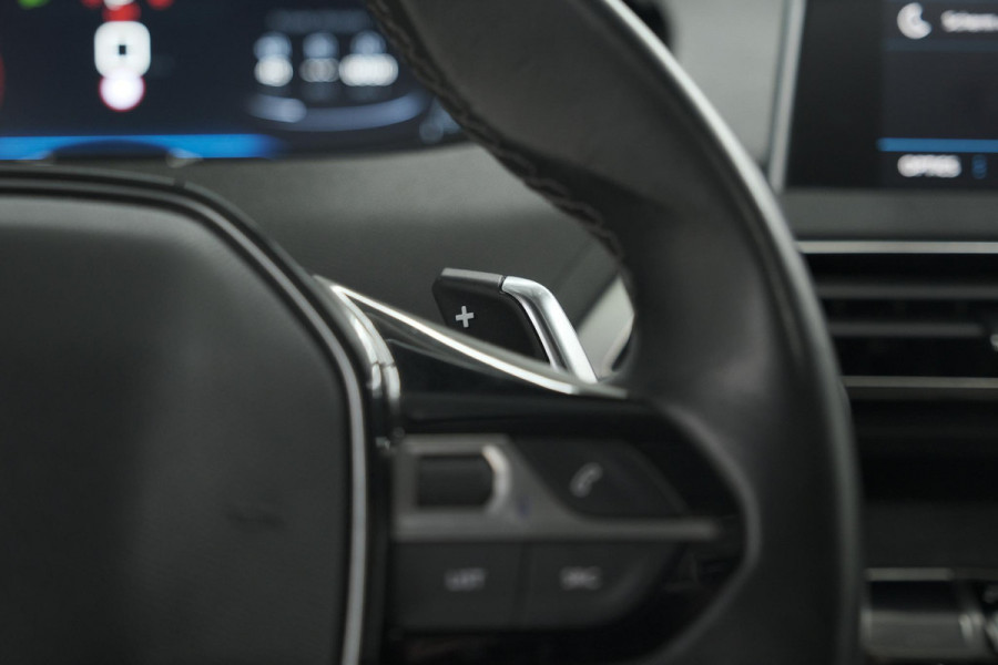 Peugeot 5008 PureTech 130 EAT8 Allure | Panoramadak | Camera | Navigatie | Apple Carplay