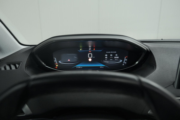 Peugeot 5008 PureTech 130 EAT8 Allure | Panoramadak | Camera | Navigatie | Apple Carplay